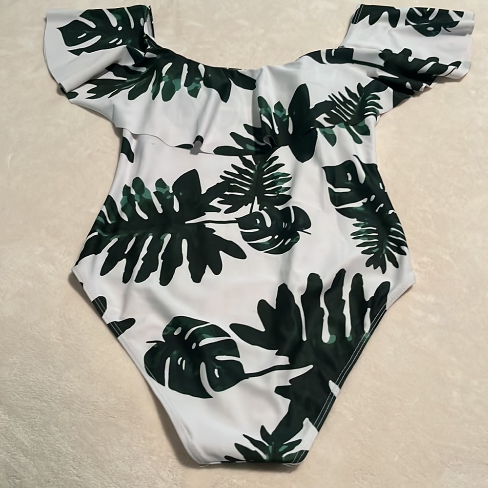 NWOT Leaf Print Convertible Top One Piece Swimsuit Size S - Picture 5 of 9